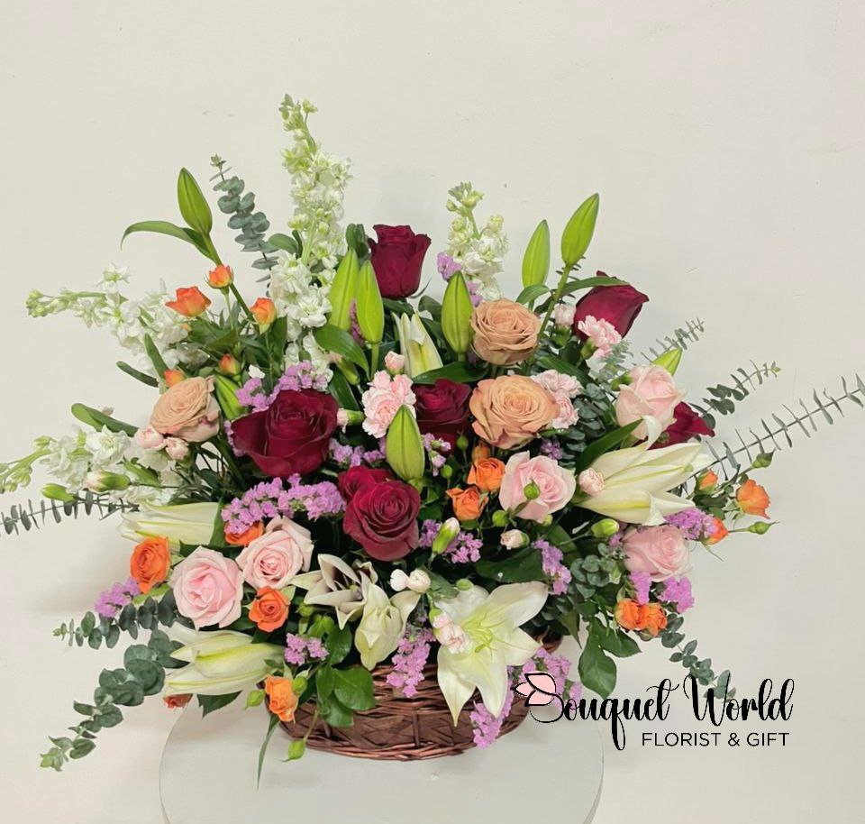 GARDEN BASKET WITH LILY