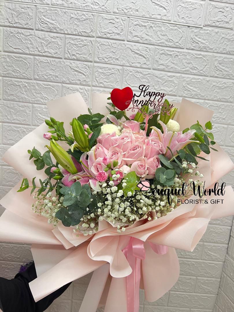 LHB02 ANNIVERSARY BOUQUET